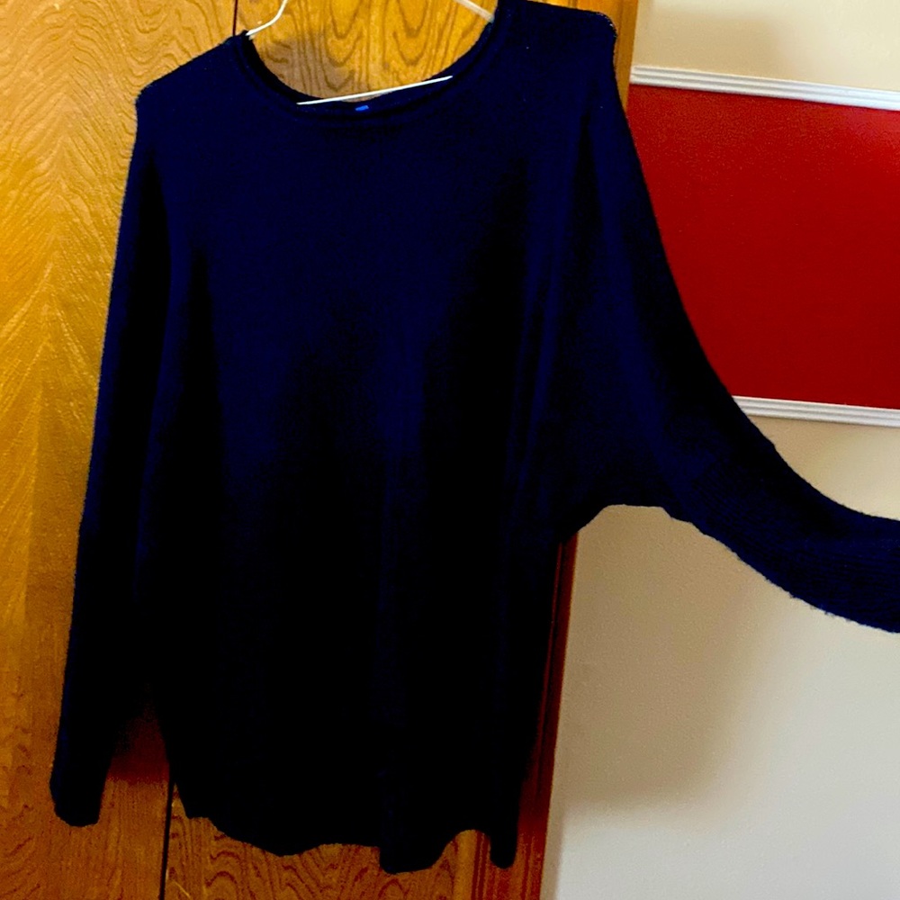 Apt 9 good shape dark blue sweater XL